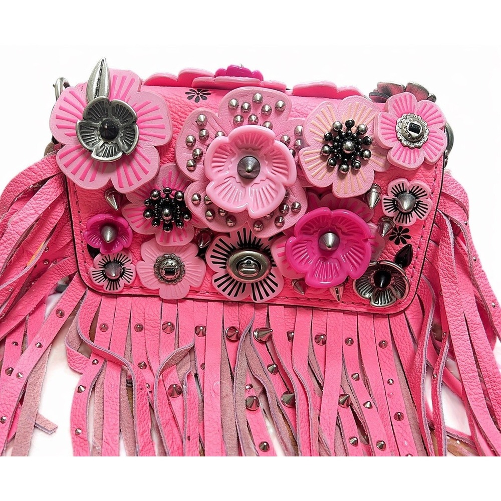 Coach Wild Tea Rose‎ 1941 Fringe Pink Leather Crossbody Kisslock Floral Studded - Picture 2 of 8